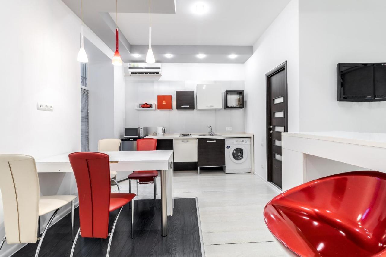 Black And Red Squares Apartment Liov Exterior foto