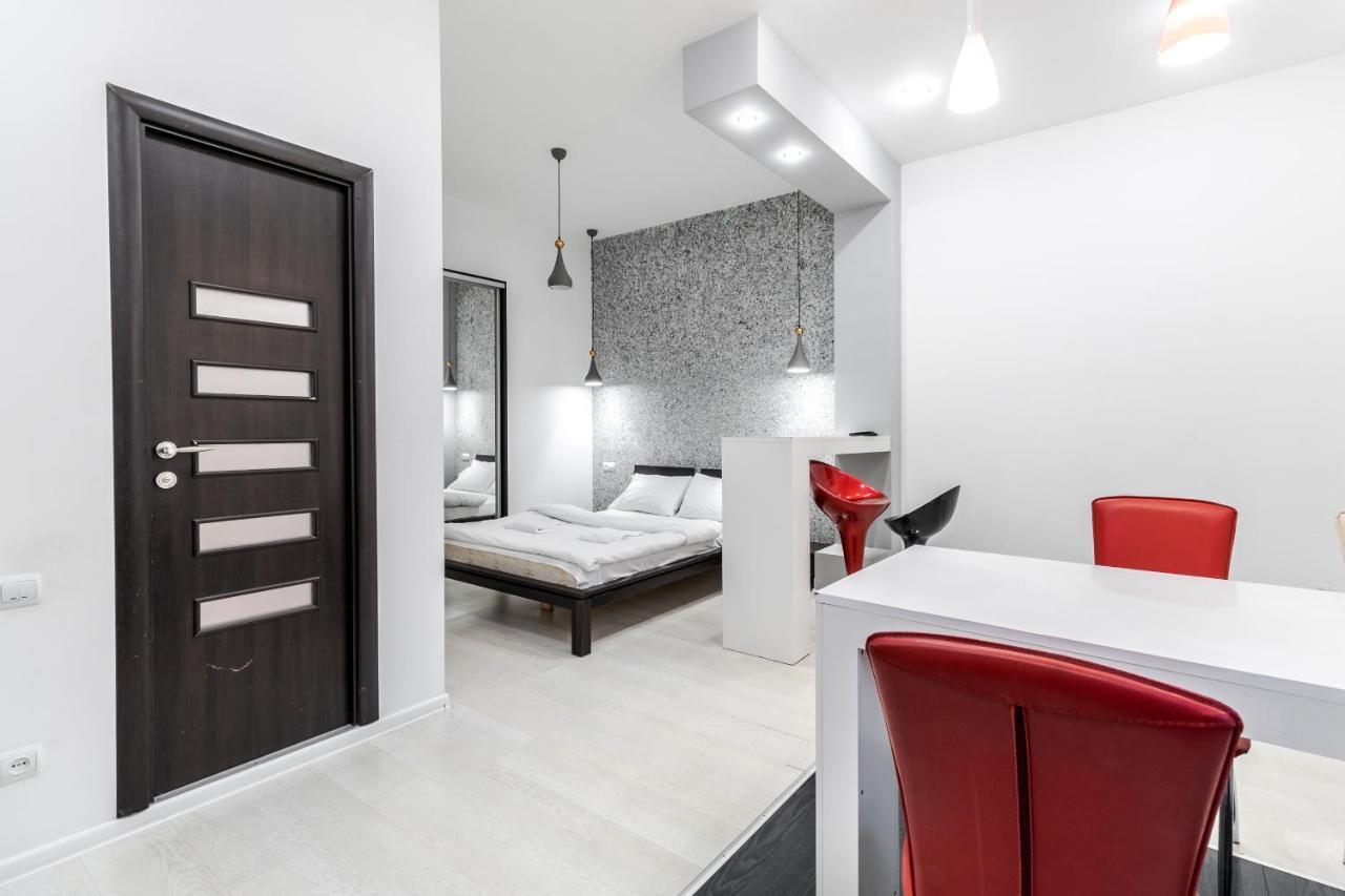 Black And Red Squares Apartment Liov Exterior foto